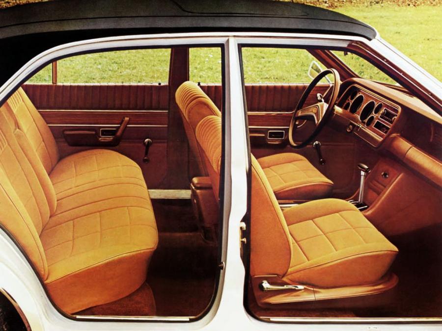  Ford Granada L 4-Door 1972 года  (фото 2 из 13)